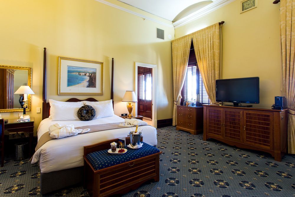 Treasury Brisbane Exterior foto A bedroom at the hotel